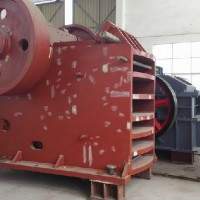 砂石線設(shè)備PE-400x600破碎機(jī)