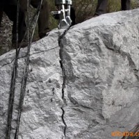 邊沿石拆除巖石破裂機(jī)