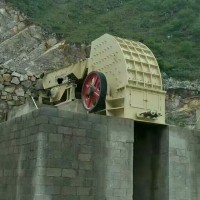 1512型重錘式破碎機