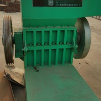 訂做新型立式絞龍高產(chǎn)量破碎機
