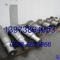 顎式破碎機(jī)配件有:齒板、邊護(hù)板、壓塊、壓頭、推力板、端蓋、主軸、動(dòng)顎、機(jī)殼等等