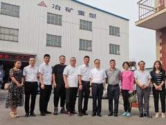 河南砂石協(xié)會(huì)、福建砂石協(xié)會(huì)及同行企業(yè)負(fù)責(zé)人一行到沈陽龍信重工參觀考察！