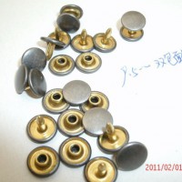 手袋鉚釘工廠長(zhǎng)期供應(yīng)鉚釘雞眼鉚釘單雙面鉚釘箱包鉚釘