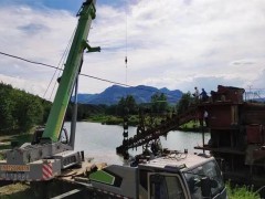 湖北1年拆除“三無”采砂船426艘